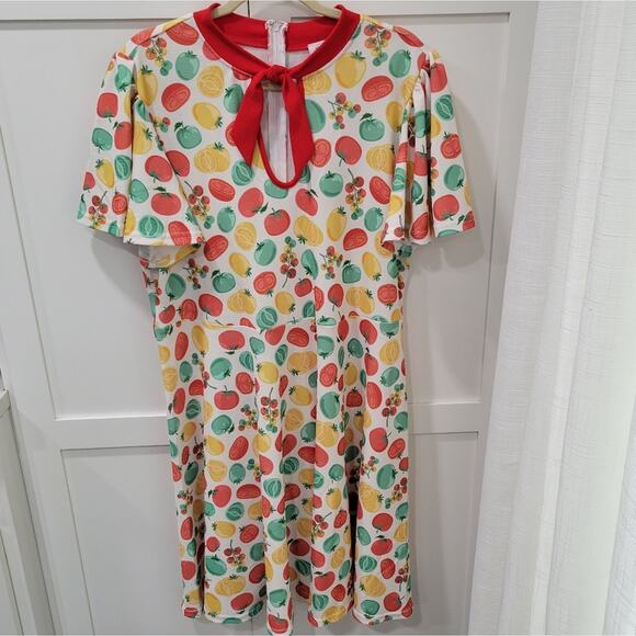 Unique Vintage Ivory Red Tomato Print Flare Dress Size 1X (16) - Picture 2 of 12
